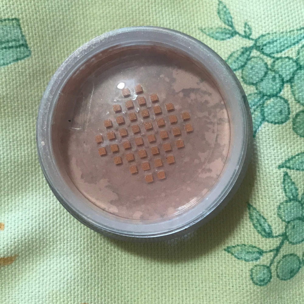 Blush - Picture 3 of 3